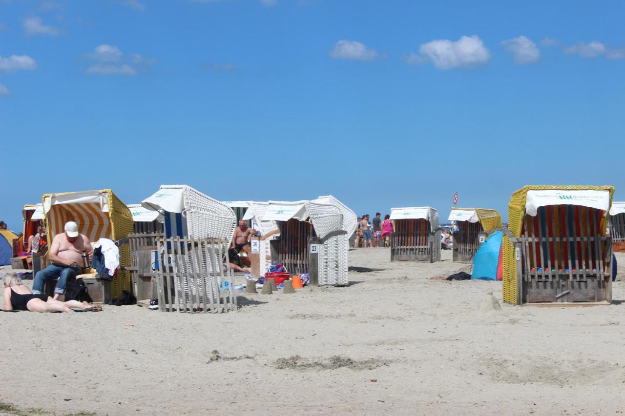 Ferienhaus Abbi Mit Schwimmbad Und Fitness Fur 8 Personen, Strand, Norddeich Apartment Hage Exterior photo